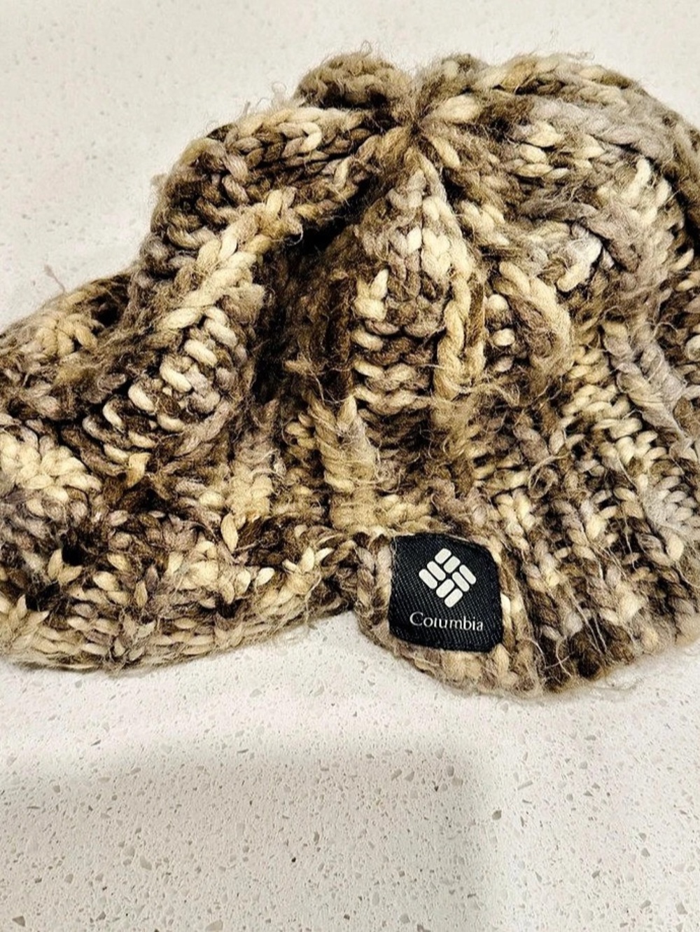 Columbia Knit Winter Hat in Brown & Cream Like New